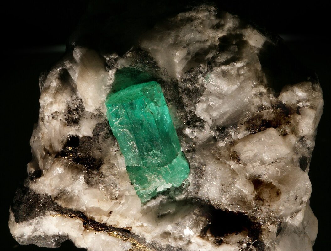 emerald - ảnh thật minh họa 1 cho Emerald là gì? Tiêu chí đánh giá ngọc lục bảo tự nhiên
