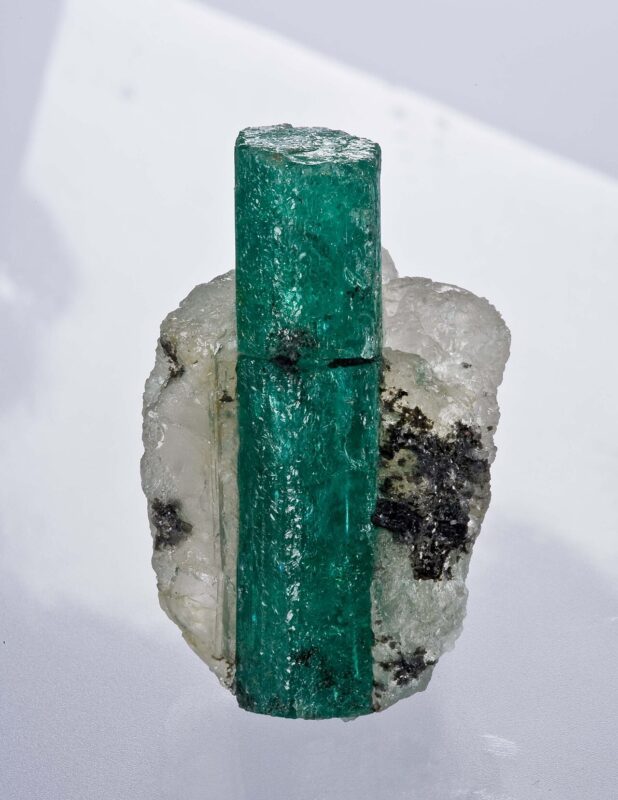 emerald - ảnh thật minh họa 3 cho Emerald là gì? Tiêu chí đánh giá ngọc lục bảo tự nhiên