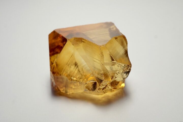 citrine - ảnh thật minh họa 1 cho Citrine là gì? Đặc điểm màu sắc và cách phân biệt cơ bản