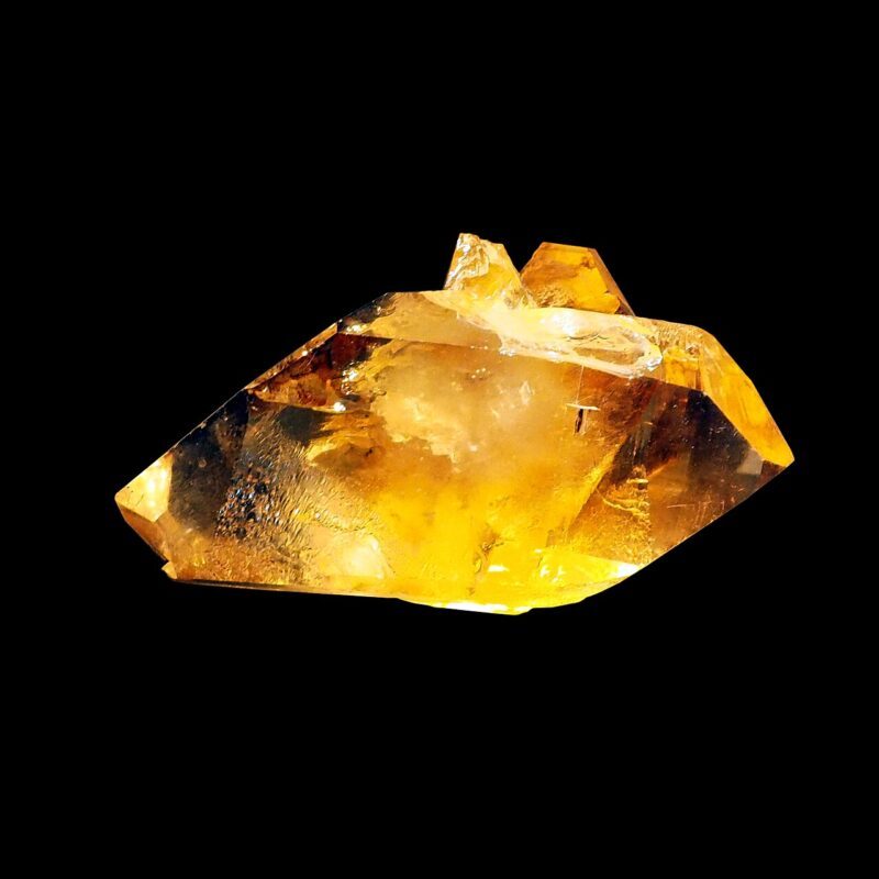 citrine - ảnh thật minh họa 2 cho Citrine là gì? Đặc điểm màu sắc và cách phân biệt cơ bản